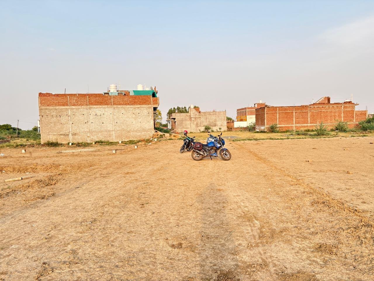 डिवाइन मर्सी स्कूल के नज़दीक 40*40 sqft का प्लॉट