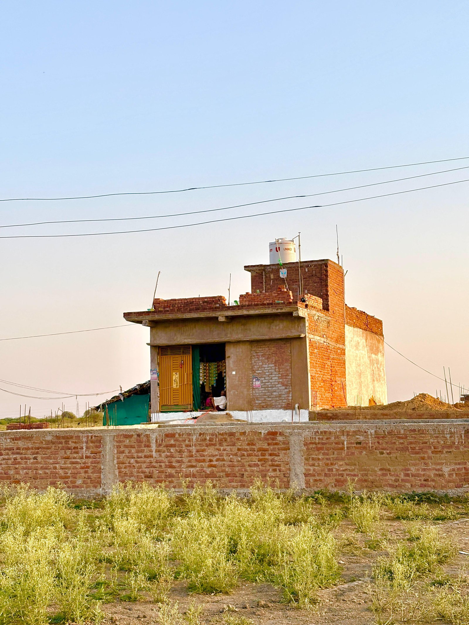 S R पब्लिक स्कूल के नज़दीक 25*40 sqft का प्लॉट gallery 3