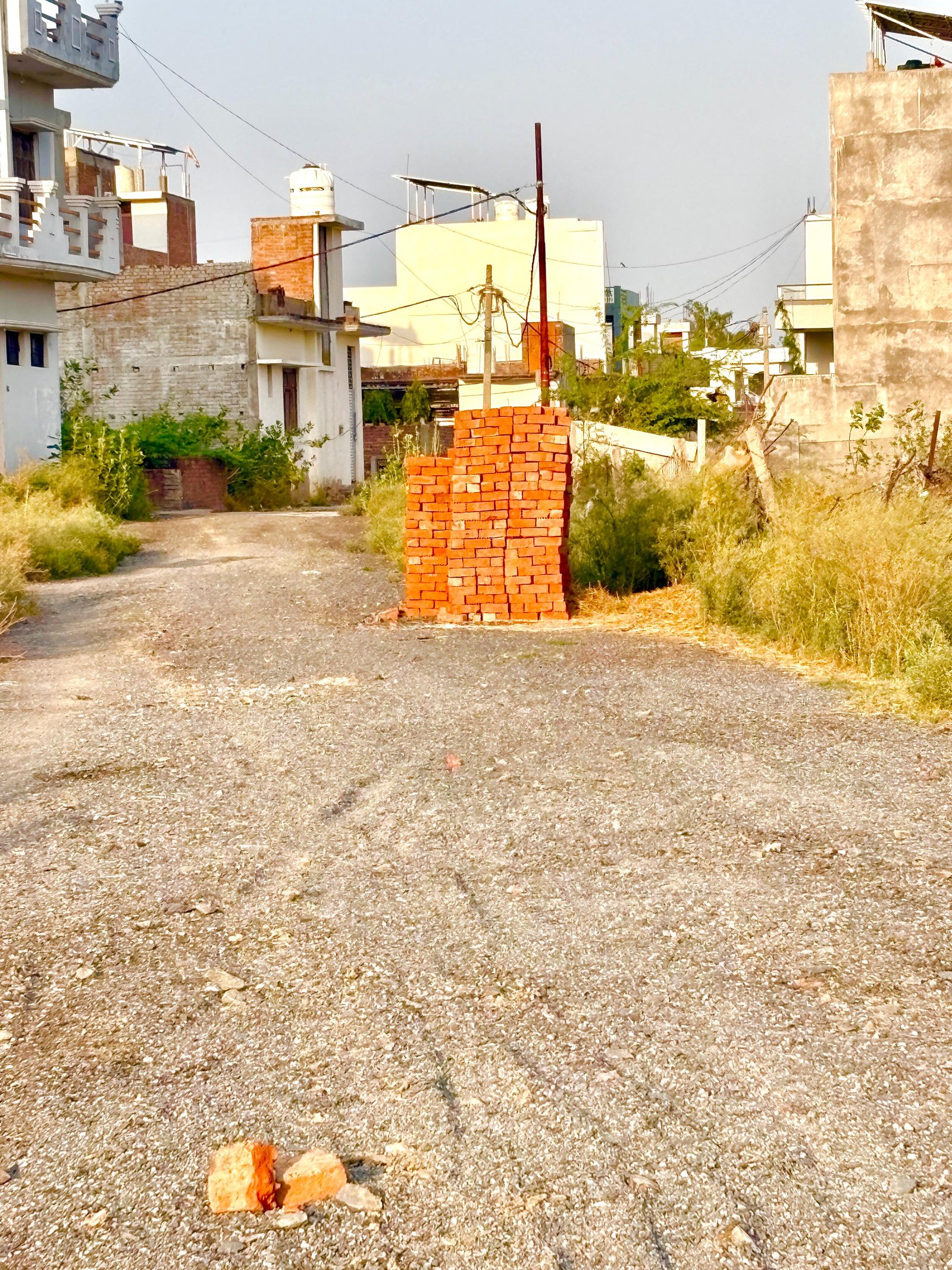 श्री हरि होटल के पास बेहतरीन जगह में 25X50 फीट का प्लॉट